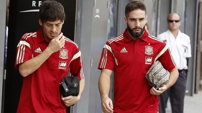 Dani Carvajal, lesionado, es baja ante Macedonia y duda para el derbi