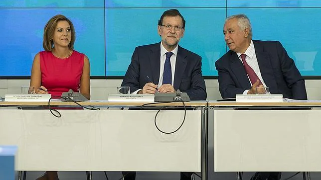 Rajoy asegura que «no hay prisas» para la elaboración de las candidaturas autonómicas