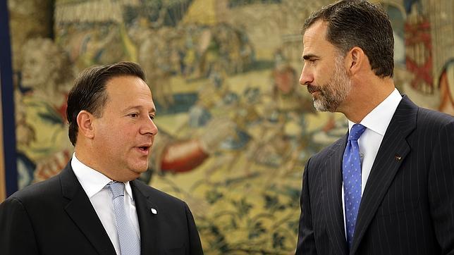 El Rey da la bienvenida al presidente panameño, Juan Carlos Varela