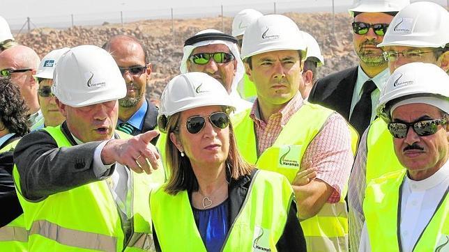 La ministra de Fomento, Ana Pastor, en las obras del proyecto del tren de alta velocidad que unirá La Meca con la ciudad de Medina y que supone el mayor contrato internacional conseguido por empresas españolas