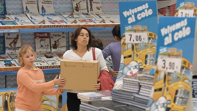 La Defensora del Pueblo y UNICEF piden la gratuidad de los libros de texto