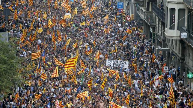 El Consulado de EE.UU. aconseja evitar las marchas de la Diada por cuestiones de seguridad
