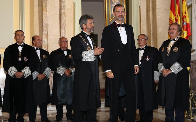 El Rey asegura que Emilio Botín era un «grandísimo hombre» que «ha hecho mucho por España»