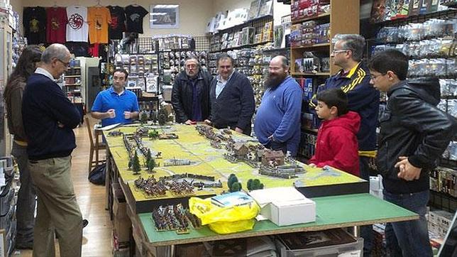 Dependientes y clientes de la tienda