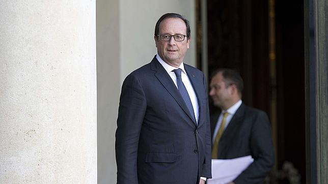Hollande responde a Valérie: «Dice mentiras que me duelen»