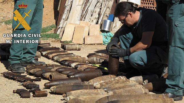 Los artificieros neutralizan un arsenal de la Guerra Civil hallado en Teruel