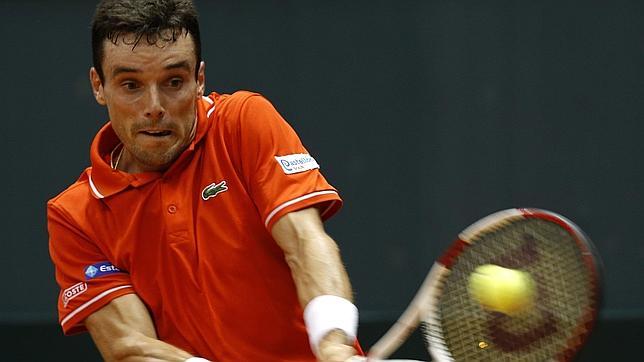 Bautista impulsa a España