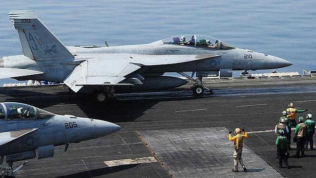 Aviones de combate F-18 «Super Hornet», el pasado 8 de agosto a bordo del «George H. W. Bush»