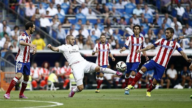 Benzema, dos goles en seis meses
