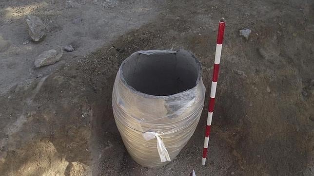 Hallan una vasija de la Edad de Bronce en Toledo