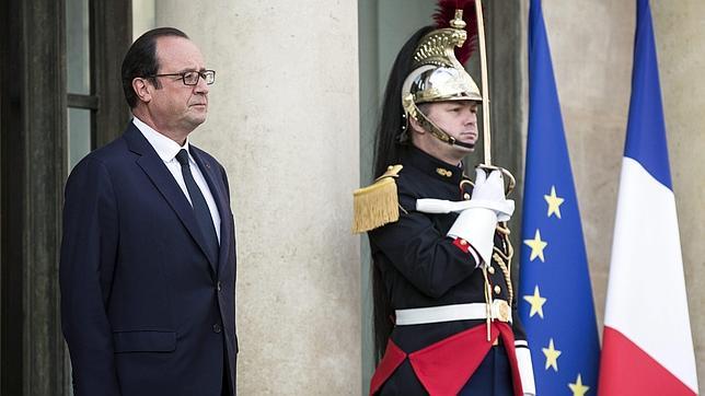 Hollande: «Debemos combatir, juntos, las filiales terroristas que siembran el odio»