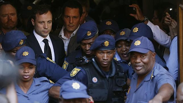 Indignación en Sudáfrica por la condena menor a Oscar Pistorius