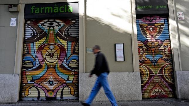 Cataluña rompe el pacto con las farmacias y les comunica que no puede pagarles este mes