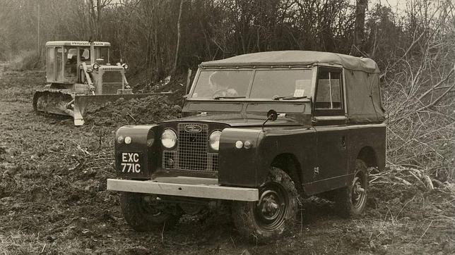 Land Rover concibió el Defender original para labores agrícolas y, pronto, también militares.
