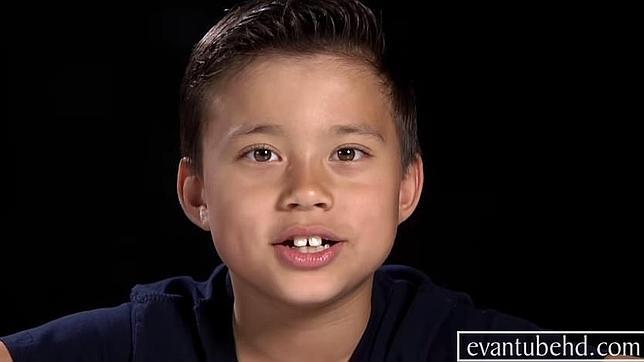 El niño de 8 años que gana un millón al año subiendo vídeos a YouTube