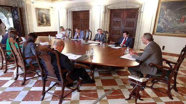 Fabra anunciará medidas para la renta de las personas y el estímulo de la economía