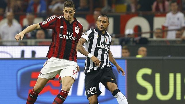 Tévez le da el triunfo a la Juventus en el debut de Torres con el Milán