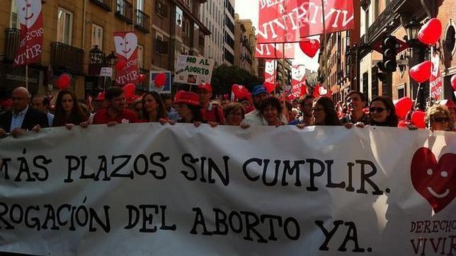 Una multitudinaria manifestación advierte a Rajoy «que perderá las próximas elecciones si no deroga la ley del aborto»