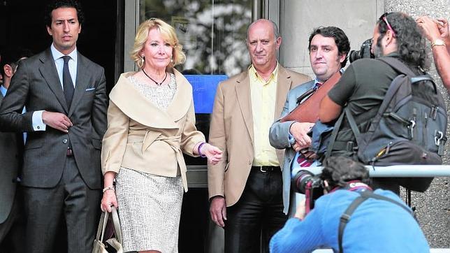 Esperanza Aguirre pide perdón al juez y niega el delito