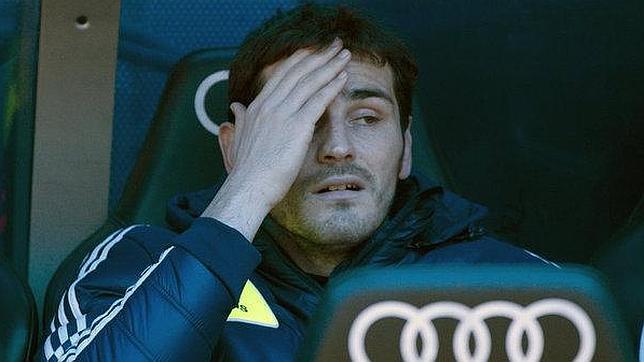 Casillas, viaje de regreso al banquillo 136 días después