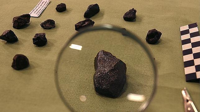 Grupo de pequeños meteoritos