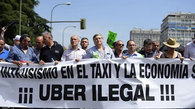 Protesta de los taxistas contra Uber en Madrid