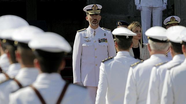 El Rey cenó anoche en Combarro con sus compañeros de promoción de Marín
