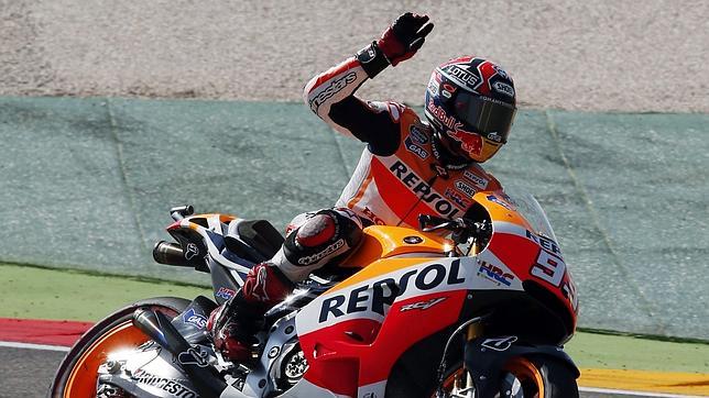 Márquez apunta al título desde la «pole»