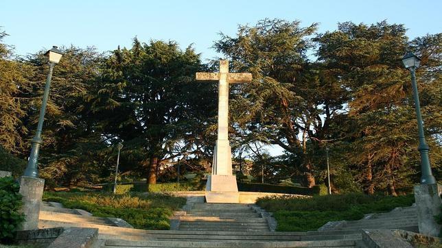 PP y PSOE de Vigo rechazan en el pleno derribar la cruz de O Castro