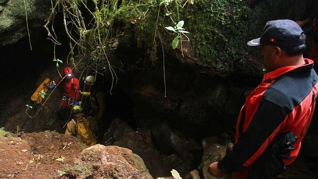 Doce días sepultado en Perú