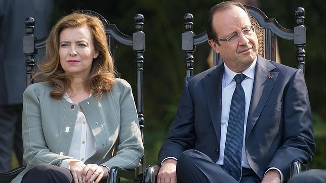 Trierweiler prepara un nuevo libro con revelaciones sobre Hollande y su entorno