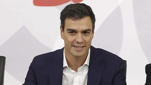 Sánchez dice que «Sálvame» es un «referente social» y llamaría «una y mil veces»