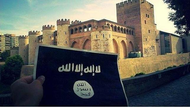 Símbolo del Estado Islámico frente a la Aljafería de Zaragoza