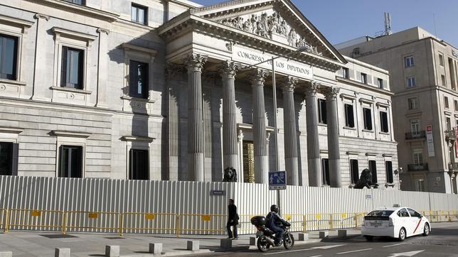 El PSOE pide vigilar «falseamientos» en la declaración de bienes de los diputados