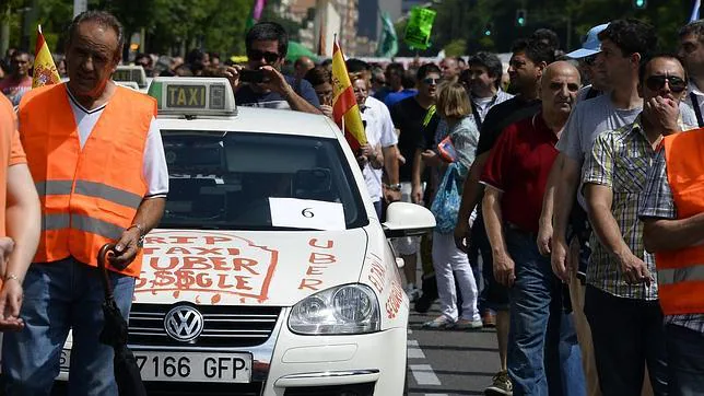 Protesta de los taxistas contra Uber el pasado junio