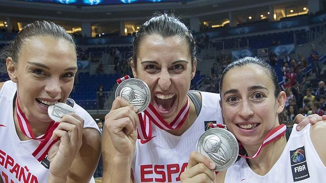 Torrens: «Hemos hecho historia subiendo al podio con esta plata»