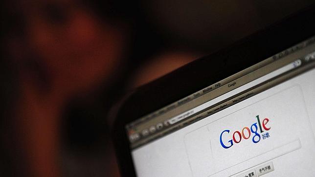 ¿Debo tapar la webcam del ordenador?