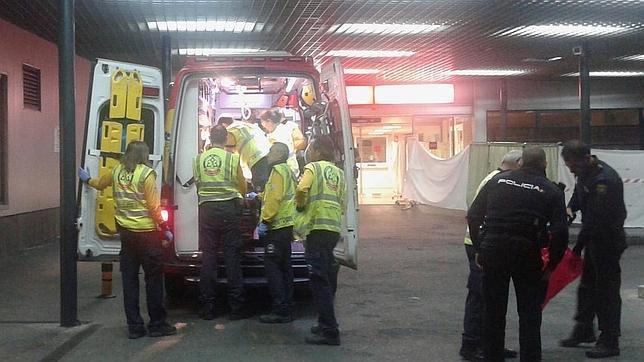 Los servicios de emergencias de Madrid han trasladado al apuñalado a un centro hospitalario
