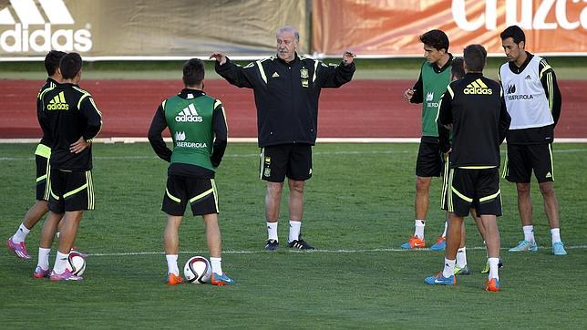 Del Bosque busca defensa