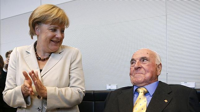 Helmut Kohl: «Angela Merkel no entiende de política europea»