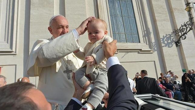 Papa Francisco: «Dejemos que discutan los teólogos y caminemos juntos todos los cristianos»