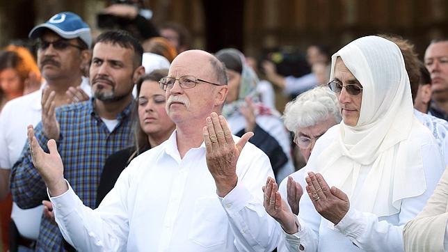 EE.UU. reza por Kassig, el rehén convertido al Islam, amenazado por el Estado Islámico