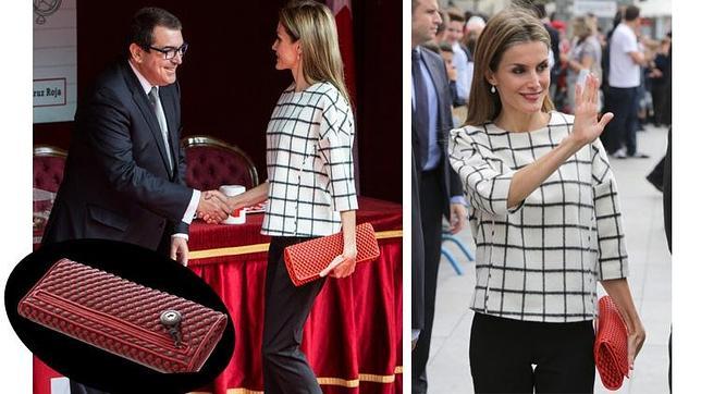 El original «clutch» de la firma española Tissa Fontaneda que la Reina llevó el Día de la Cruz Roja