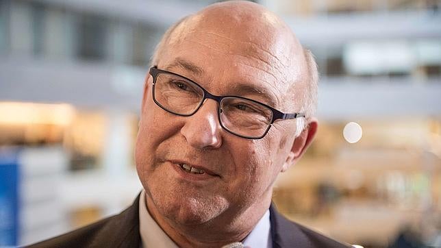 Francia mantendrá su rumbo económico pese a la rebaja de Standard &amp; Poor's