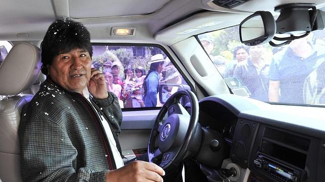 Piratean la cuenta en Twitter de la televisión de Bolivia y dan por muerto a Evo Morales