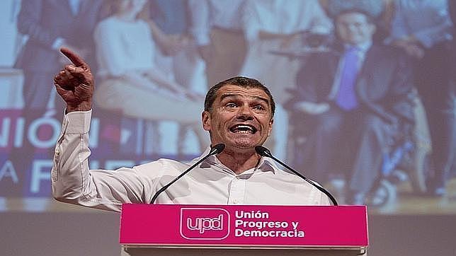 Un pediatra de 75 años y un militante de base, rivales de Toni Cantó en las primarias de UPyD