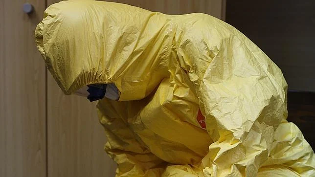 El peso, el precio y otras preguntas que surgen sobre el traje antiébola
