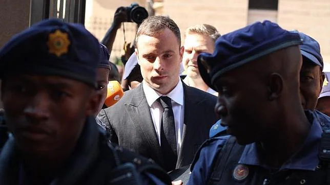 Oscar Pistorius a su llegada a los juzgados