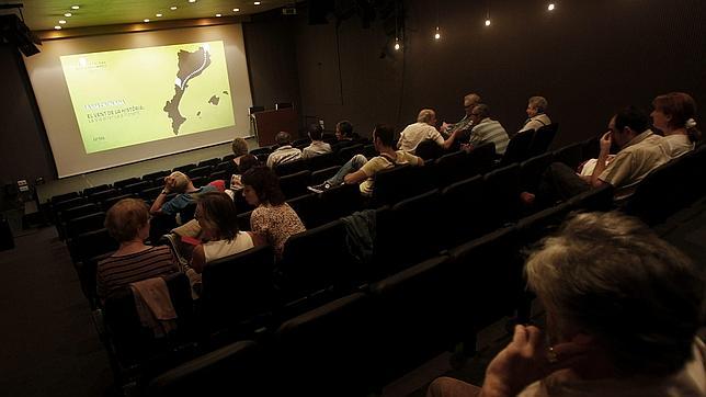 El Ayuntamiento de Barcelona patrocina unas jornadas en la sede del catalanismo en Valencia