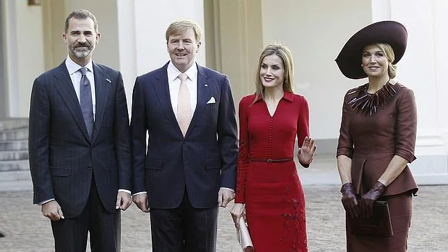 Don Felipe y Doña Letizia, recibidos por los reyes Guillermo-Alejandro y Máxima de Holanda